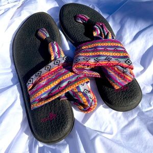 Sanuk Sandal - excellent condition